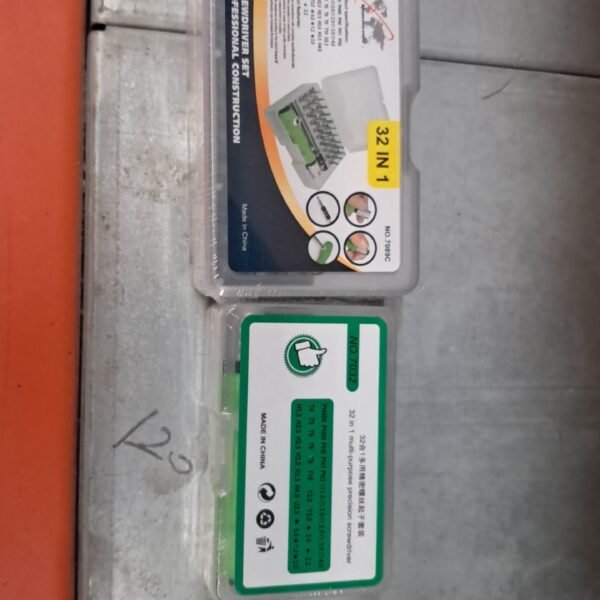 db127b1c-57d0-49e1-9b57-f578b4e47c0b.jpg 32 in 1 Mini Screwdriver Bits Set with Magnetic Flexible Extension Rod