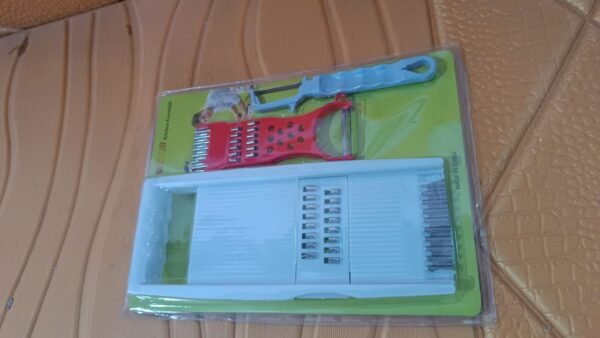 db78e538-ea3f-48ff-9c79-aebf198e0a8c.jpg 3 in 1 Kitchen Set: Grater Base, Slicing Attachment, and Peeler (3 Pcs Set)