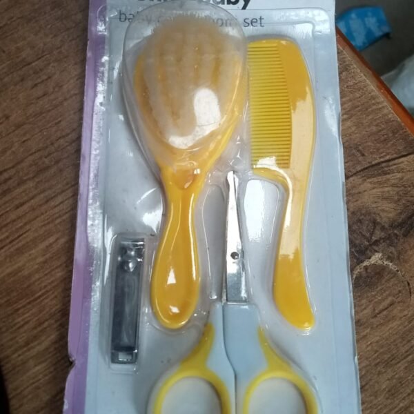 db895fc6-9af4-4a65-abf8-feb92ab35e7c.jpg Born Baby Health Care Kit 4 in 1 Nail Clipper Brush Comb Scissors (4 Pcs Set)