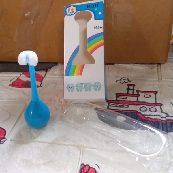 dbba92e6-2272-4e4e-9166-c64a45b518bd.jpg Soft Bristle 3-Sided Training Toothbrush – Inverted Silicone Head (Age 2-12, 1 Pc)