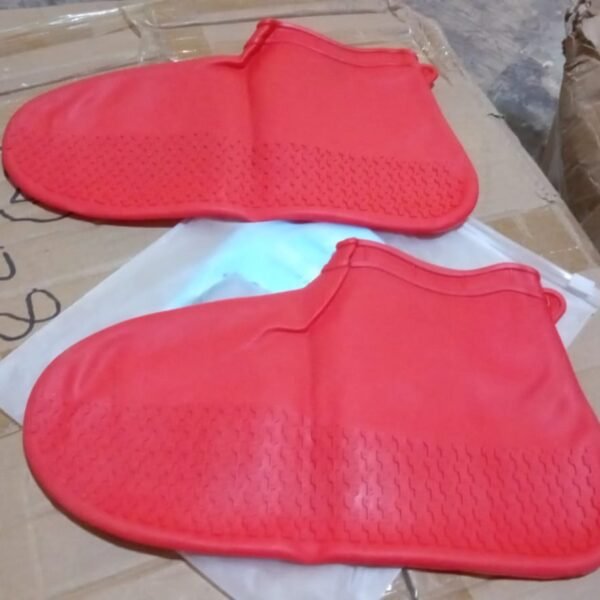 Non-Slip Silicone Waterproof Boot Shoe Cover (Medium Size / 1 Pair / Red)