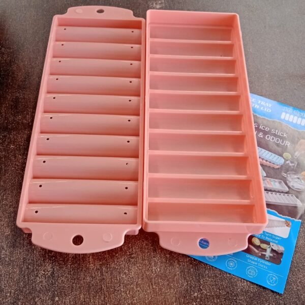 e194fbdf-721e-48c2-be64-a9c39cbd2e70.jpg Compact Plastic Ice Stick Tray (1 Pc)