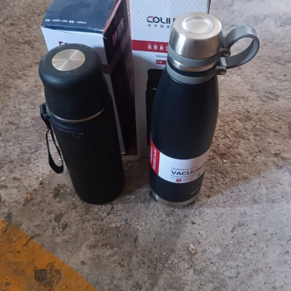 Stainless Steel Vaccum Insulation Water Bottle (1000ml Approx / Mix Design)