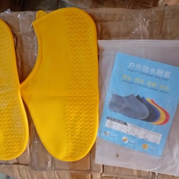 Non-Slip Silicone Rain Anti skid Waterproof Fordable Boot Shoe Cover ( Large )