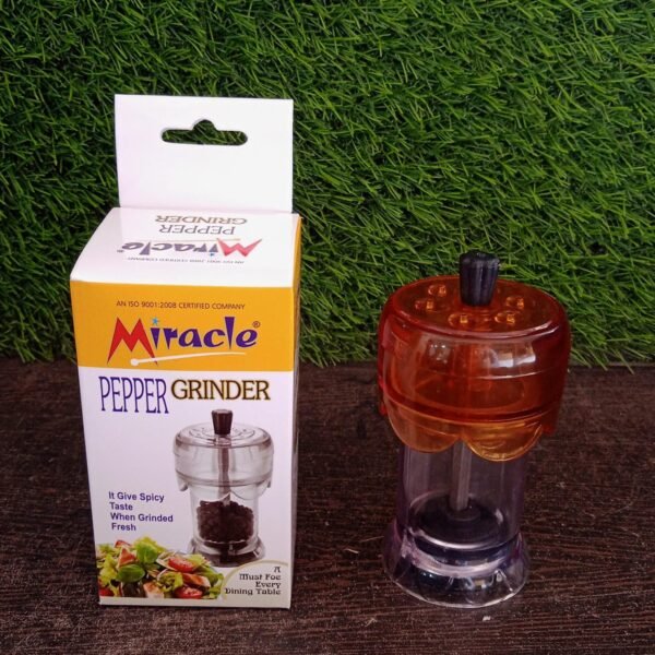 Transparent Plastic Salt and Pepper Grinder Manual Pepper Grinding Tool Crusher 1 Pc