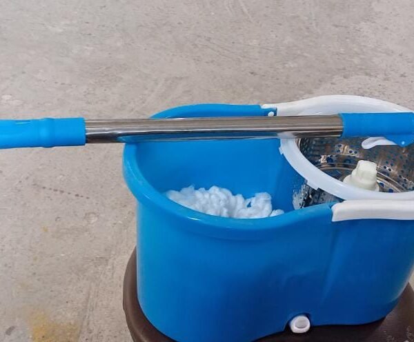 f49e5791-f69c-4e58-a8ad-ab0bb9133f09.jpg Spin Floor Cleaning Easy Advance Tech Bucket Mop with 2 Microfiber Refill