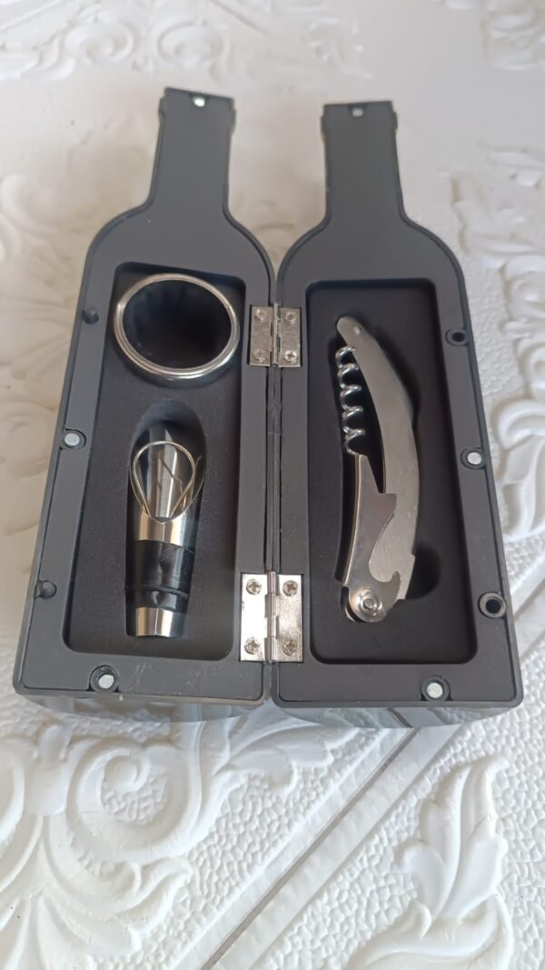 f77919db-7101-4397-8a7c-009d1cbfcced.jpg Premium Wine Bottle Shape Bar Accessory Gift Set