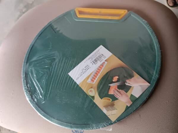 f8e10671-62d5-4108-83ca-aa1f6fd45616_af467fa6-59e9-4e01-8791-e44f22ee4a59.jpg Round Multipurpose 32x32 cm Anti-Slip Cutting Boar (1 Pc)