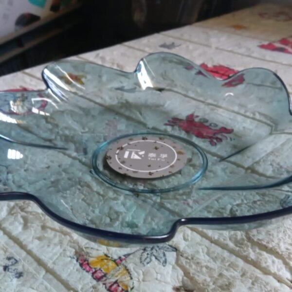 Flower Shape Kids Plastic Plate - for Dinner, Snacks & Party Supplies (1pc)