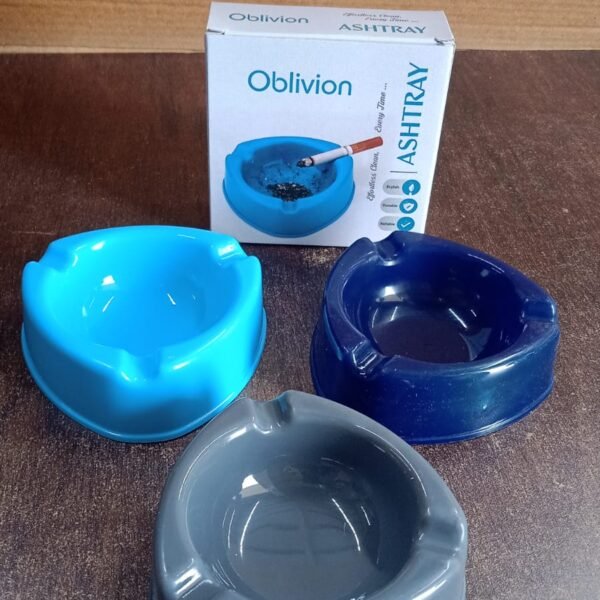 Oblivion Heavy Duty Plastic Ashtray (mix color & 1 Pc)