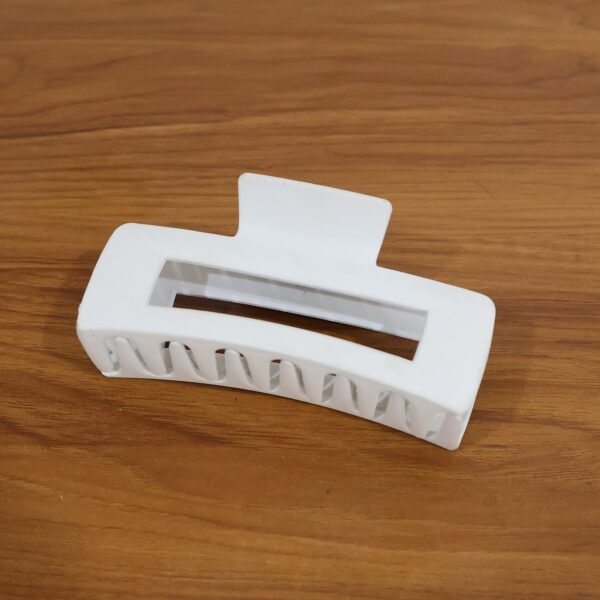 Large Stylish Plastic Hair Clip (1 Pc)
