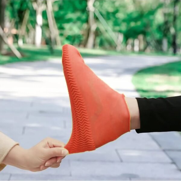 waterproof-shoe-cover02.jpg Orange Non-Slip Silicone Rain Reusable Anti skid Waterproof Fordable (1 Pair)